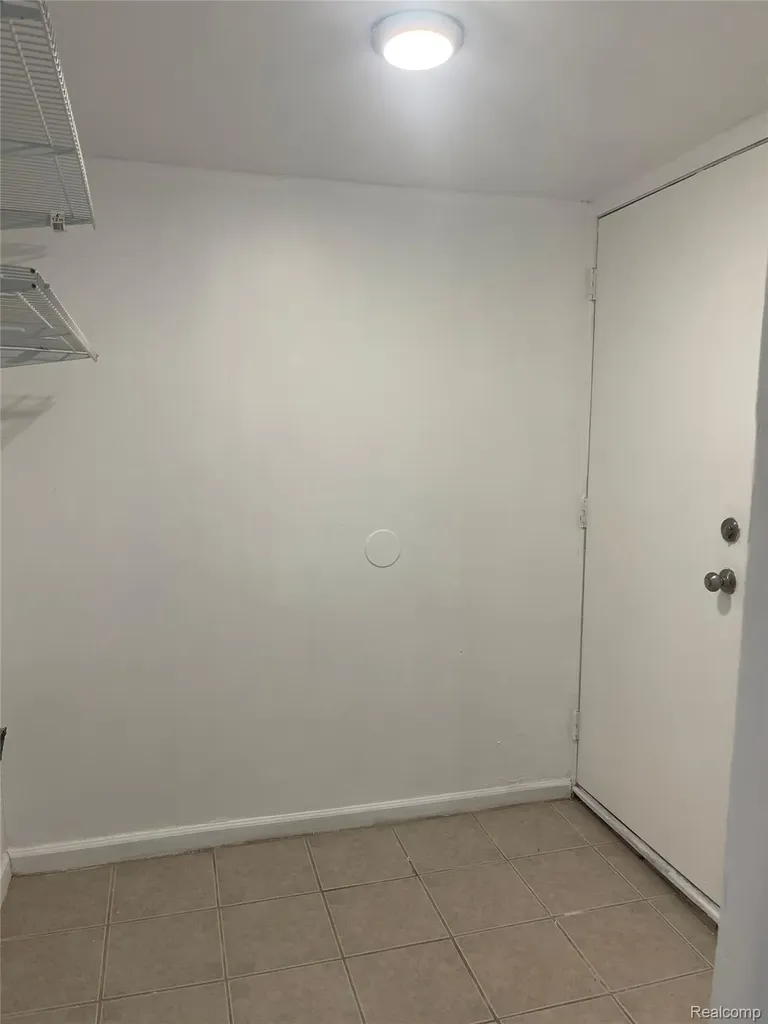 1093 Meadowlawn Drive Pontiac City MI 48340