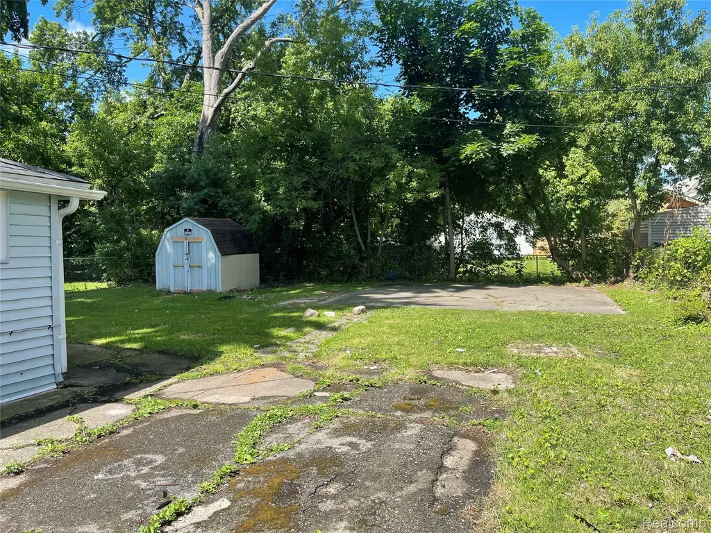 1093 Meadowlawn Drive Pontiac City MI 48340