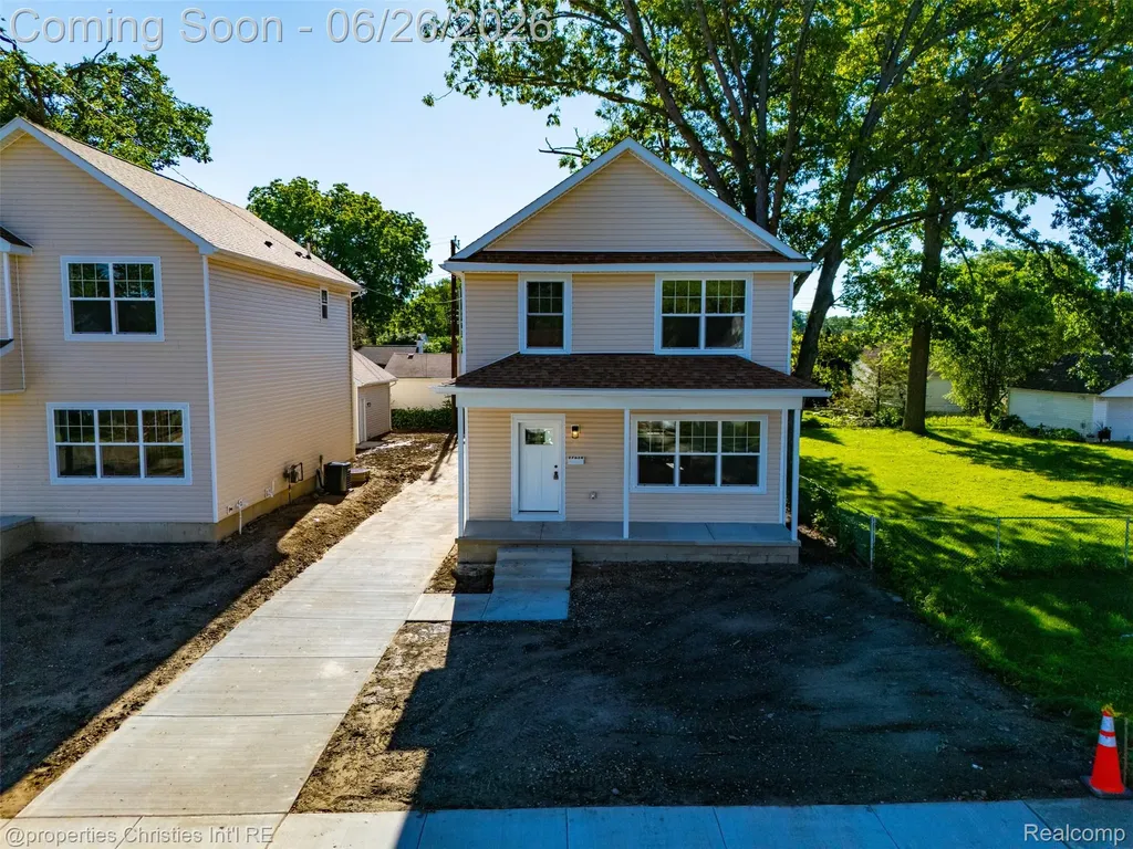27824 Groveland Street Madison Heights City MI 48071