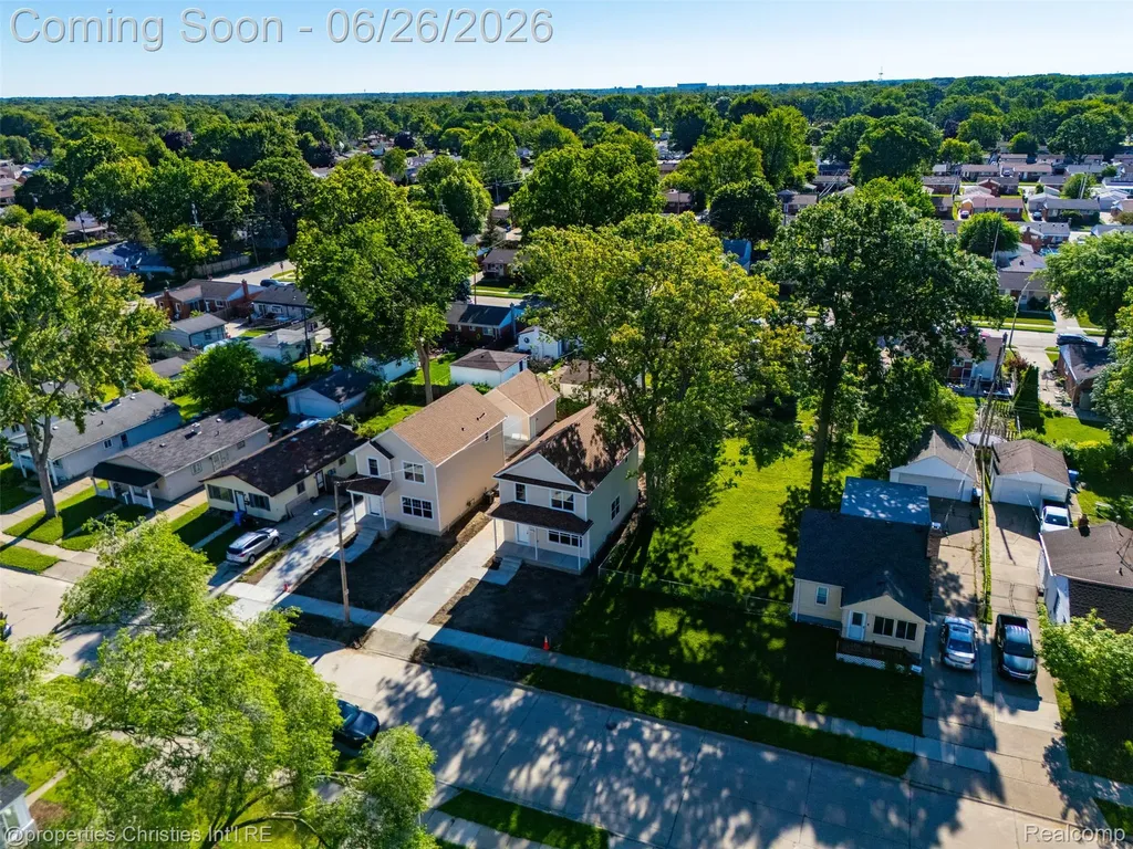 27824 Groveland Street Madison Heights City MI 48071