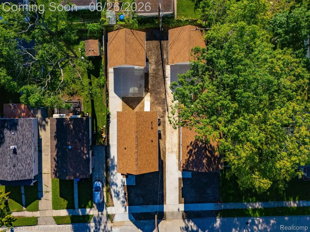 27824 Groveland Street Madison Heights City MI 48071