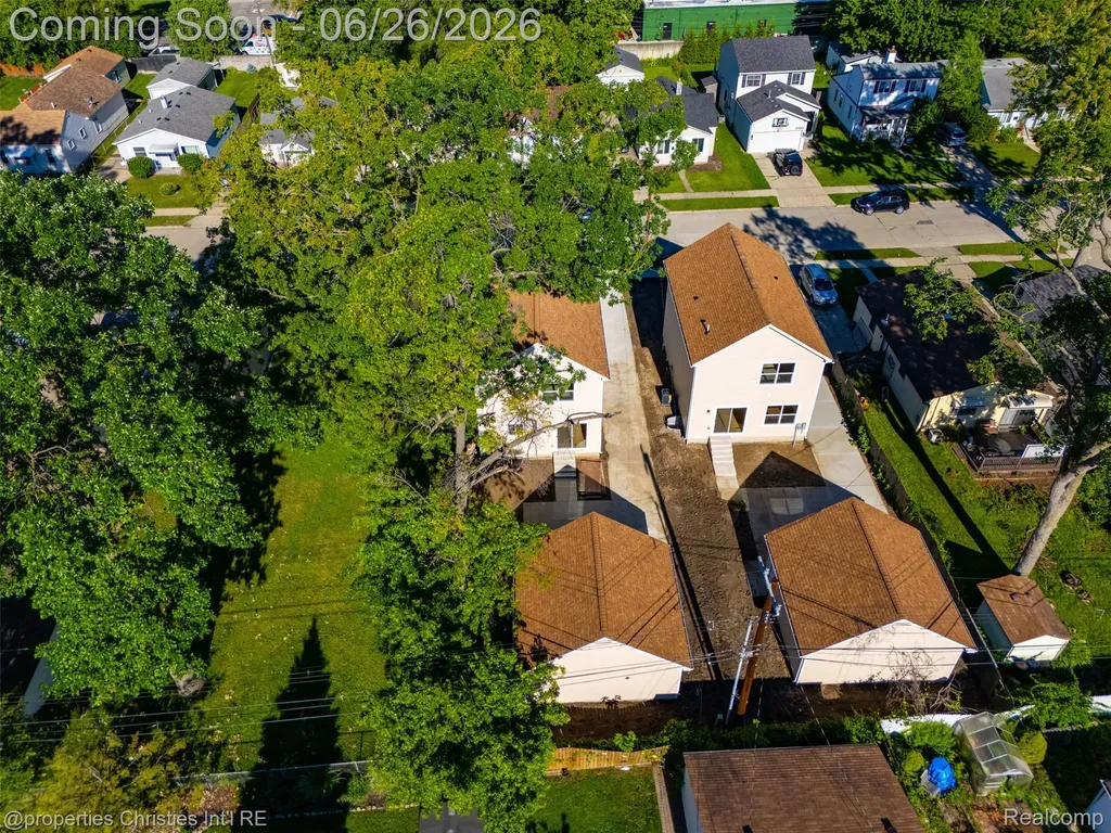27824 Groveland Street Madison Heights City MI 48071