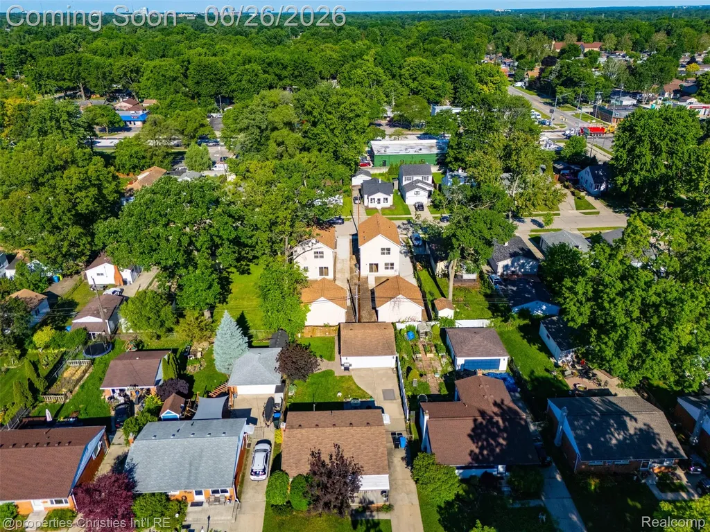 27824 Groveland Street Madison Heights City MI 48071