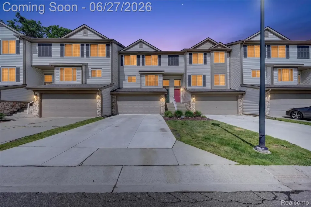 217 Oak Ridge Drive Pontiac City MI 48341