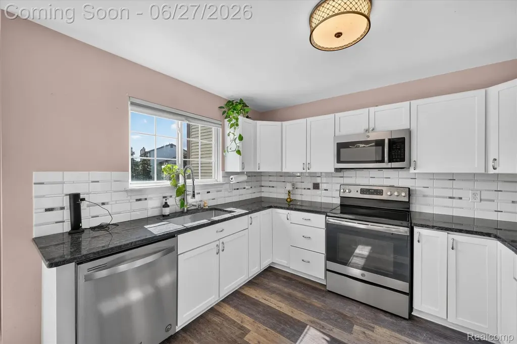 217 Oak Ridge Drive Pontiac City MI 48341