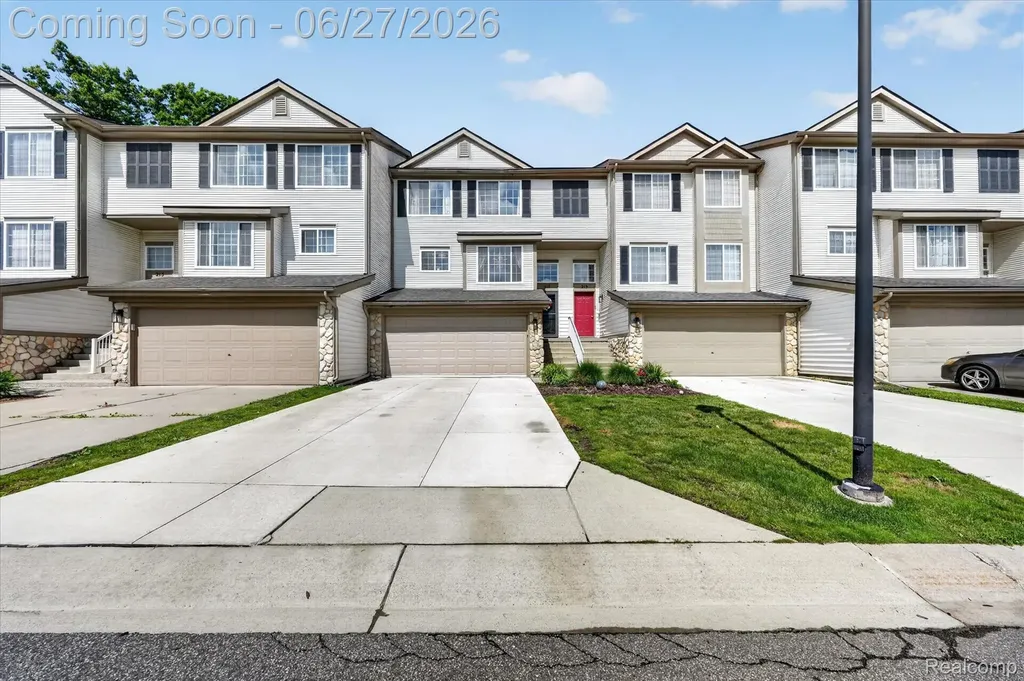 217 Oak Ridge Drive Pontiac City MI 48341