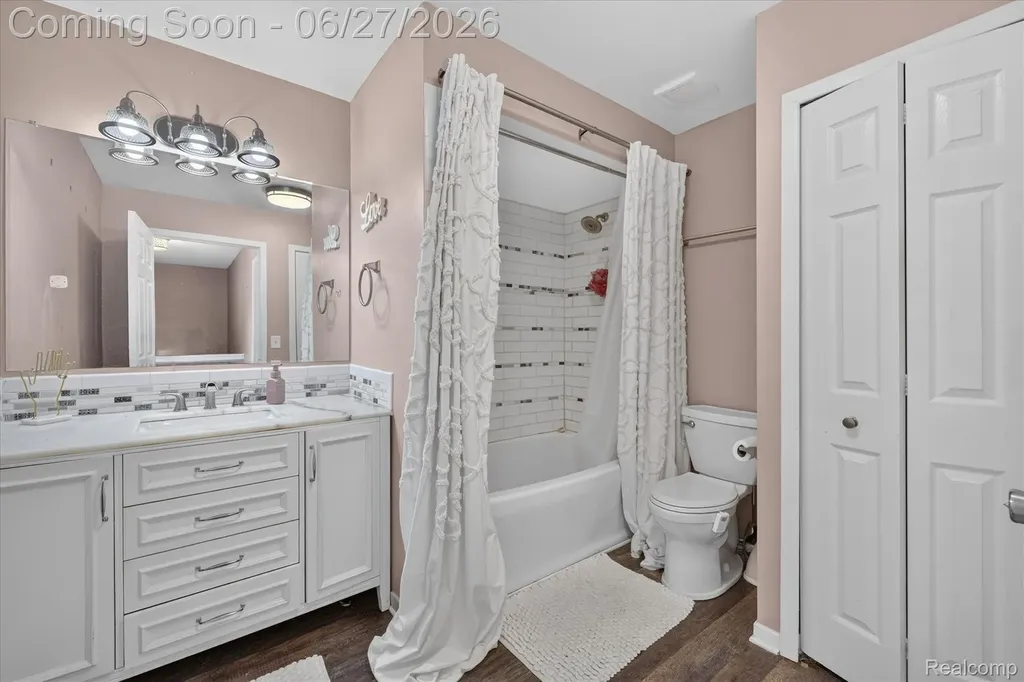 217 Oak Ridge Drive Pontiac City MI 48341