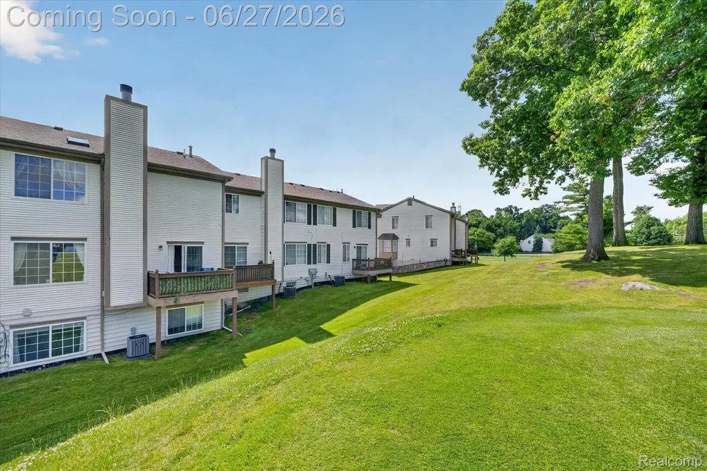 217 Oak Ridge Drive Pontiac City MI 48341