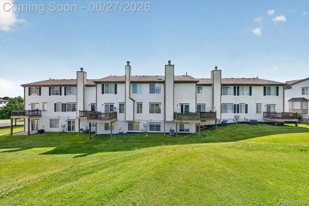 217 Oak Ridge Drive Pontiac City MI 48341