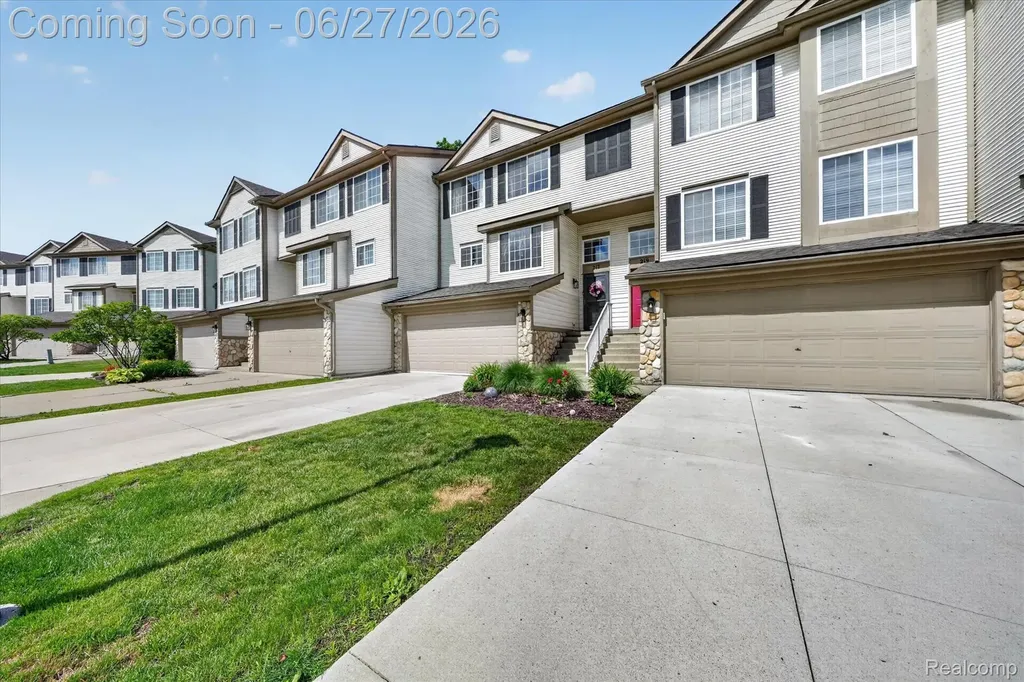 217 Oak Ridge Drive Pontiac City MI 48341