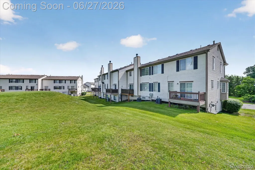 217 Oak Ridge Drive Pontiac City MI 48341