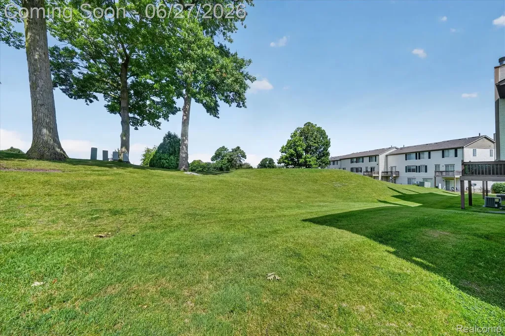 217 Oak Ridge Drive Pontiac City MI 48341