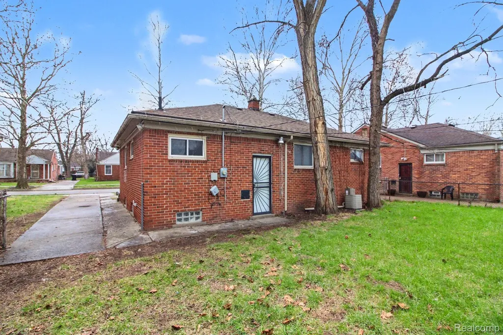 20260 Patton Street Detroit City MI 48219