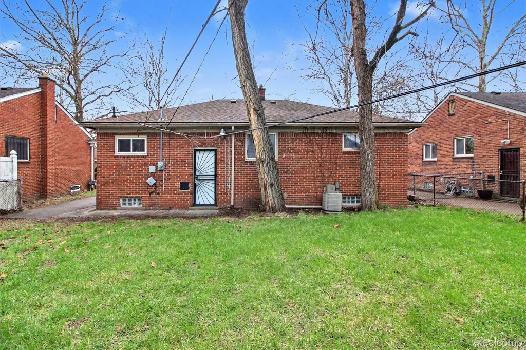 20260 Patton Street Detroit City MI 48219