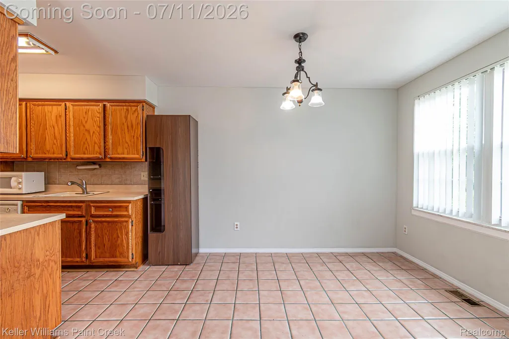 44524 N Bunker Hill Drive Clinton Charter Township MI 48038