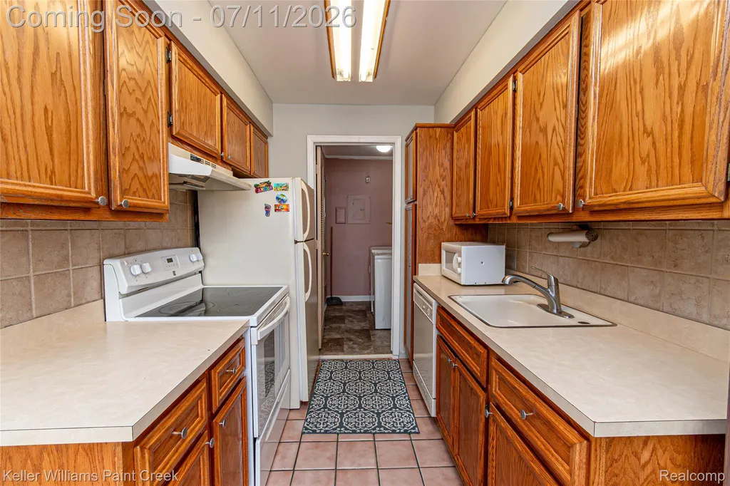 44524 N Bunker Hill Drive Clinton Charter Township MI 48038