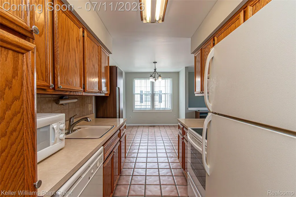 44524 N Bunker Hill Drive Clinton Charter Township MI 48038