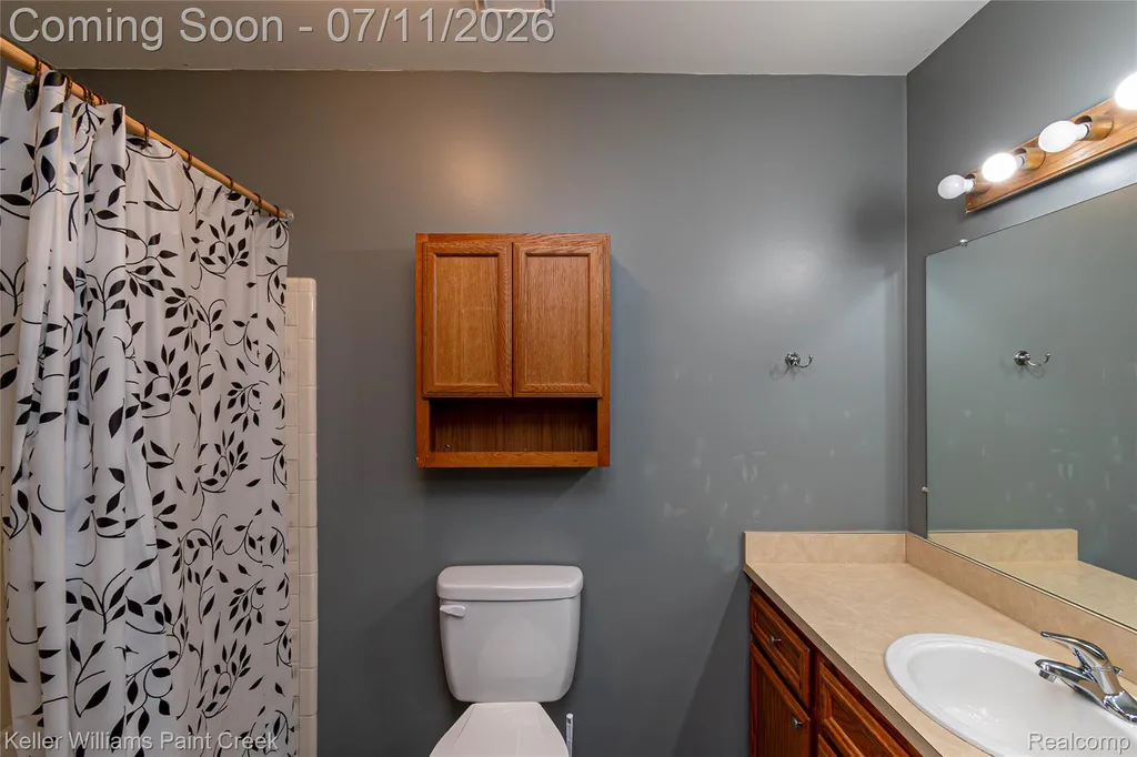 44524 N Bunker Hill Drive Clinton Charter Township MI 48038