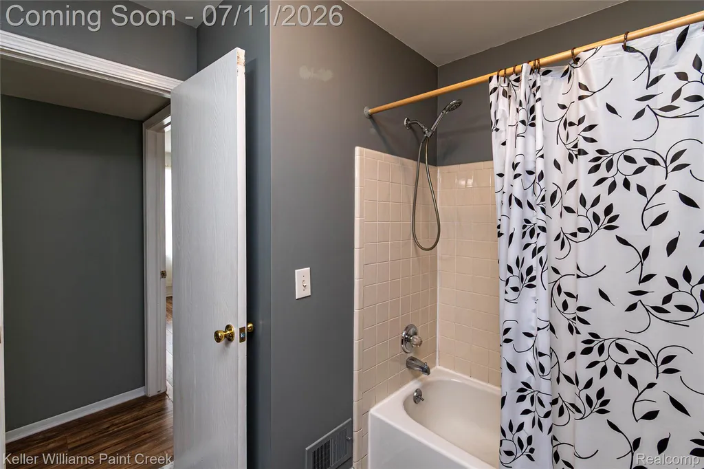 44524 N Bunker Hill Drive Clinton Charter Township MI 48038