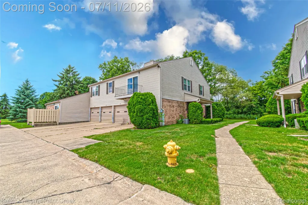 44524 N Bunker Hill Drive Clinton Charter Township MI 48038