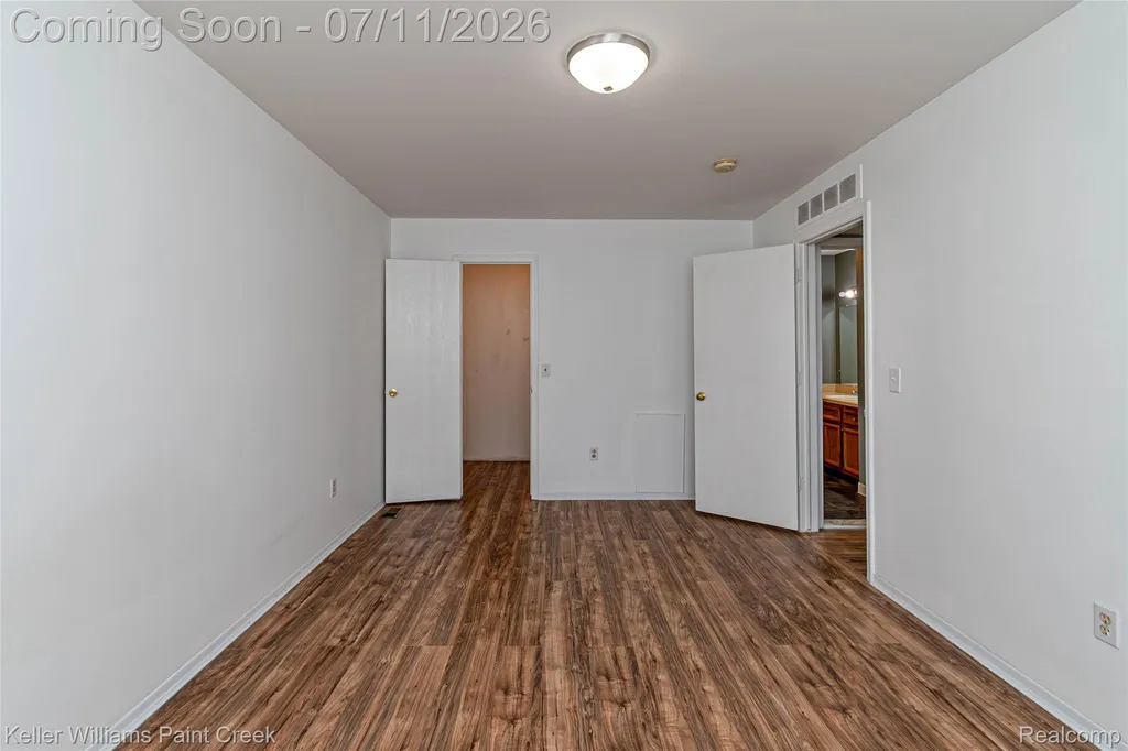 44524 N Bunker Hill Drive Clinton Charter Township MI 48038