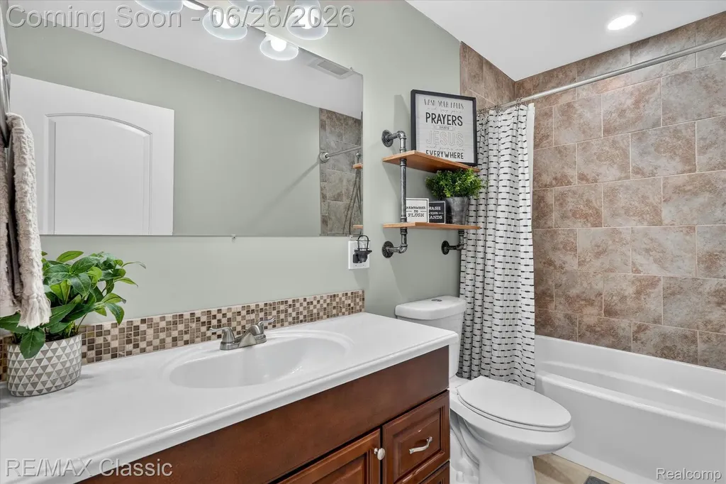 3205 N Milford Road Highland Charter Township MI 48357