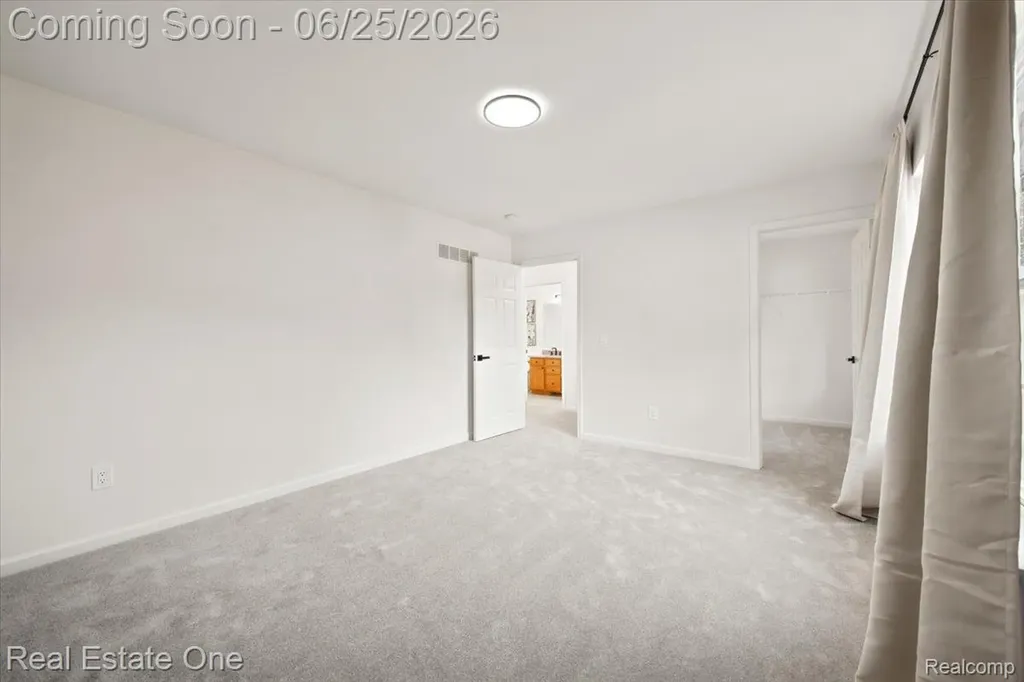 3465 Everett Drive Rochester Hills City MI 48307