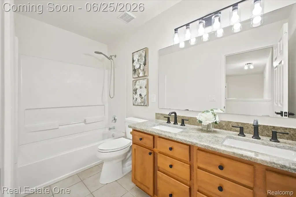 3465 Everett Drive Rochester Hills City MI 48307