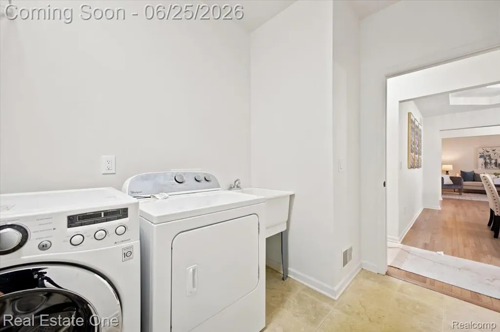 3465 Everett Drive Rochester Hills City MI 48307