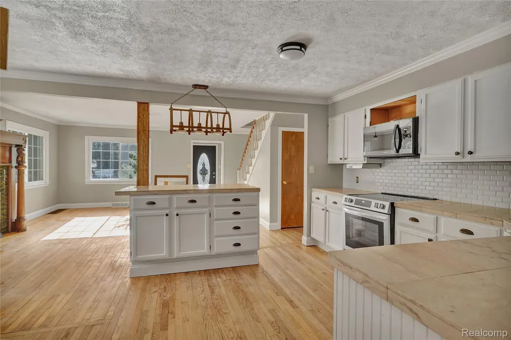 2476 Vandekarr Road Caledonia Charter Township MI 48867