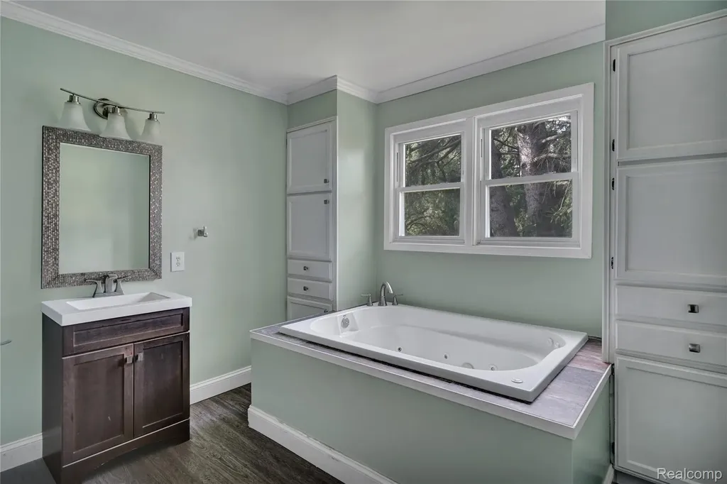 2476 Vandekarr Road Caledonia Charter Township MI 48867