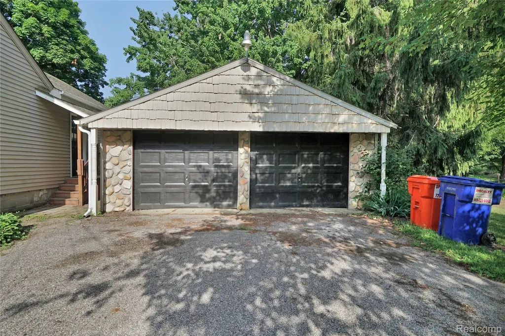 2476 Vandekarr Road Caledonia Charter Township MI 48867