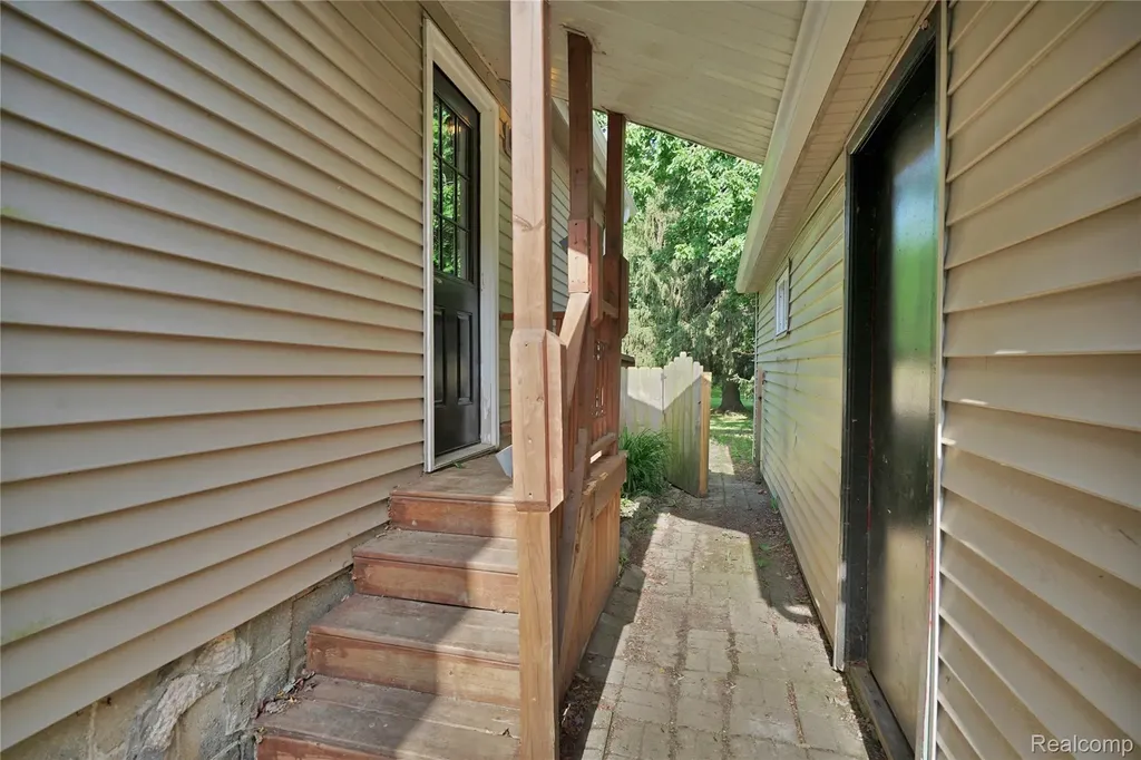 2476 Vandekarr Road Caledonia Charter Township MI 48867