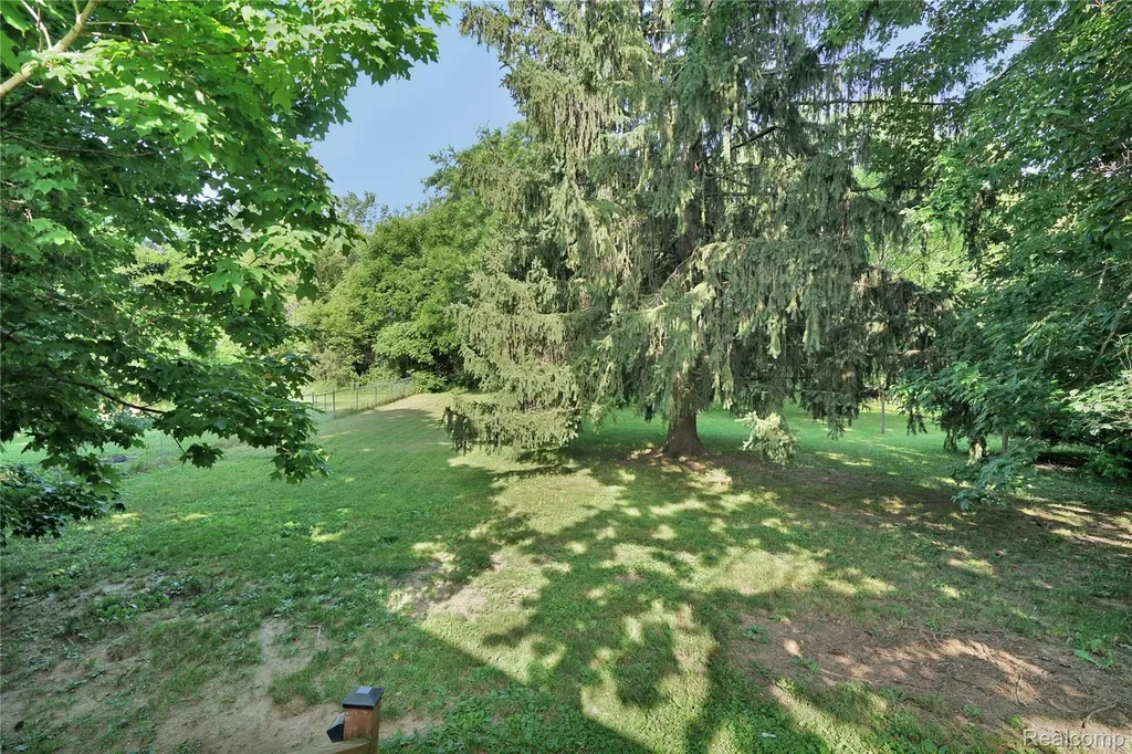 2476 Vandekarr Road Caledonia Charter Township MI 48867