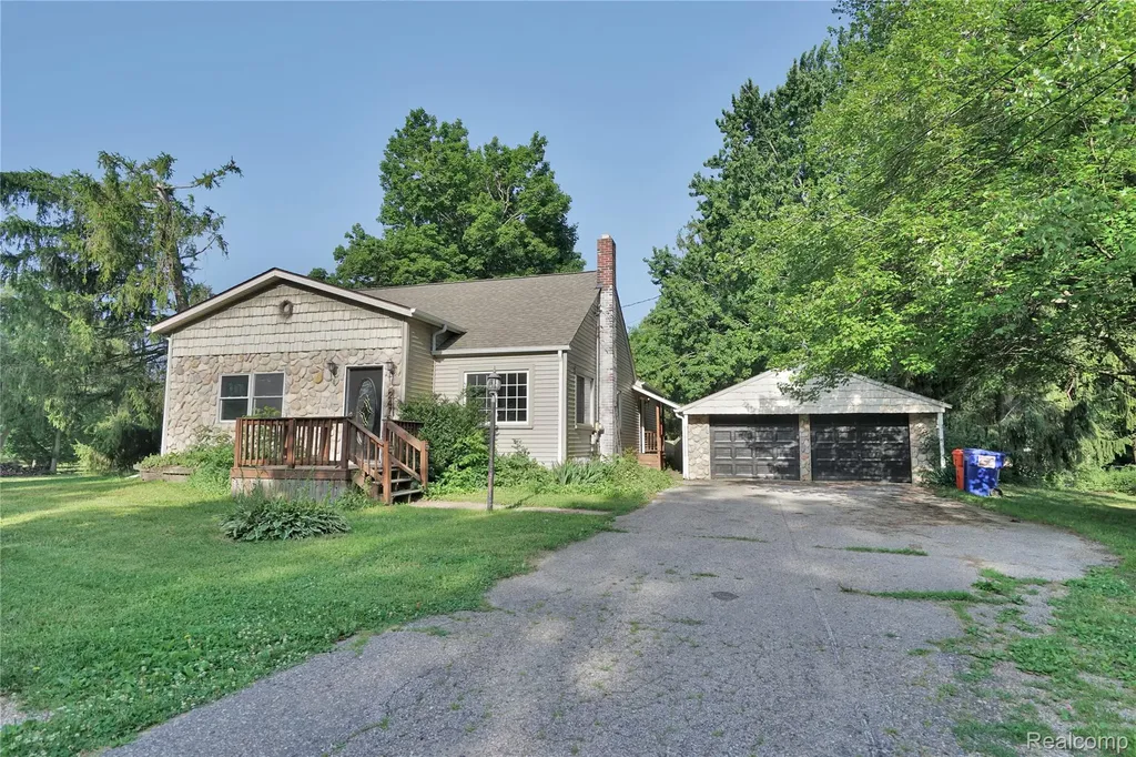 2476 Vandekarr Road Caledonia Charter Township MI 48867