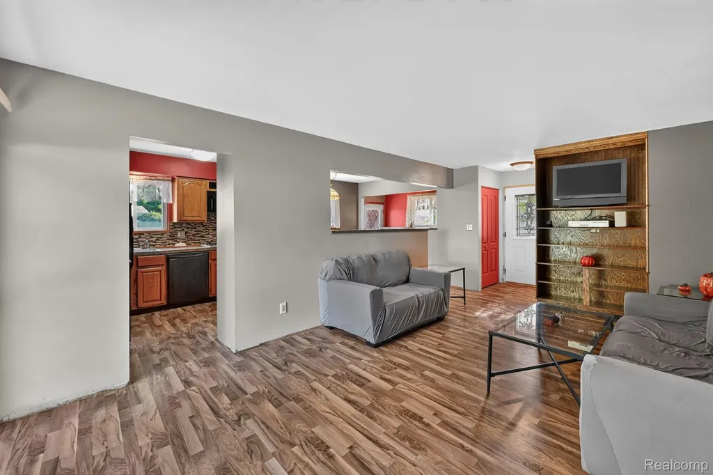 29805 Malvern Street Westland City MI 48185