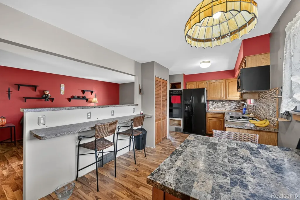 29805 Malvern Street Westland City MI 48185