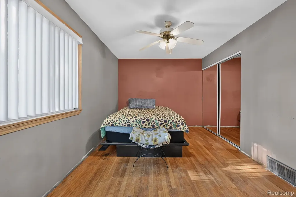 29805 Malvern Street Westland City MI 48185