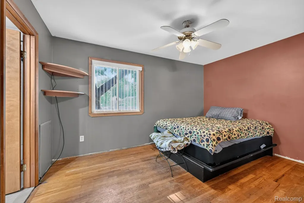 29805 Malvern Street Westland City MI 48185