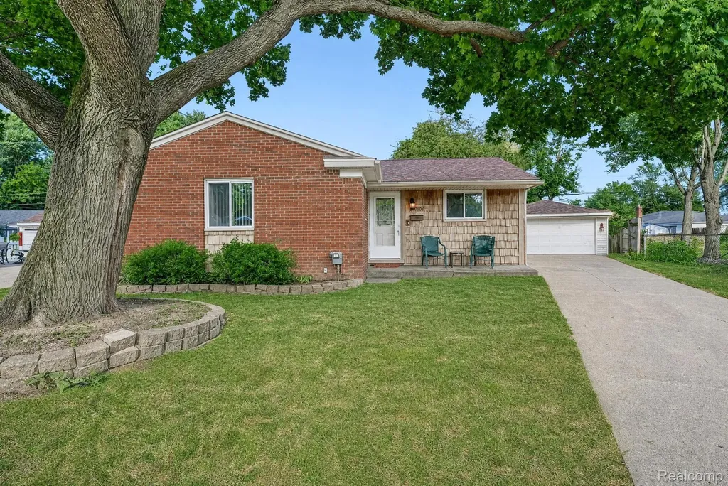 29805 Malvern Street Westland City MI 48185