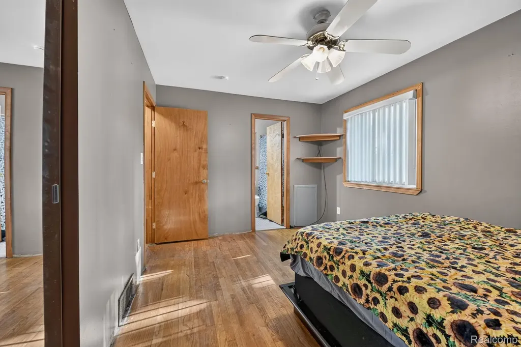 29805 Malvern Street Westland City MI 48185