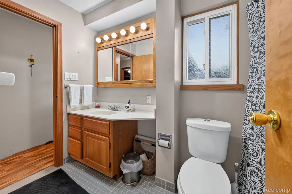 29805 Malvern Street Westland City MI 48185