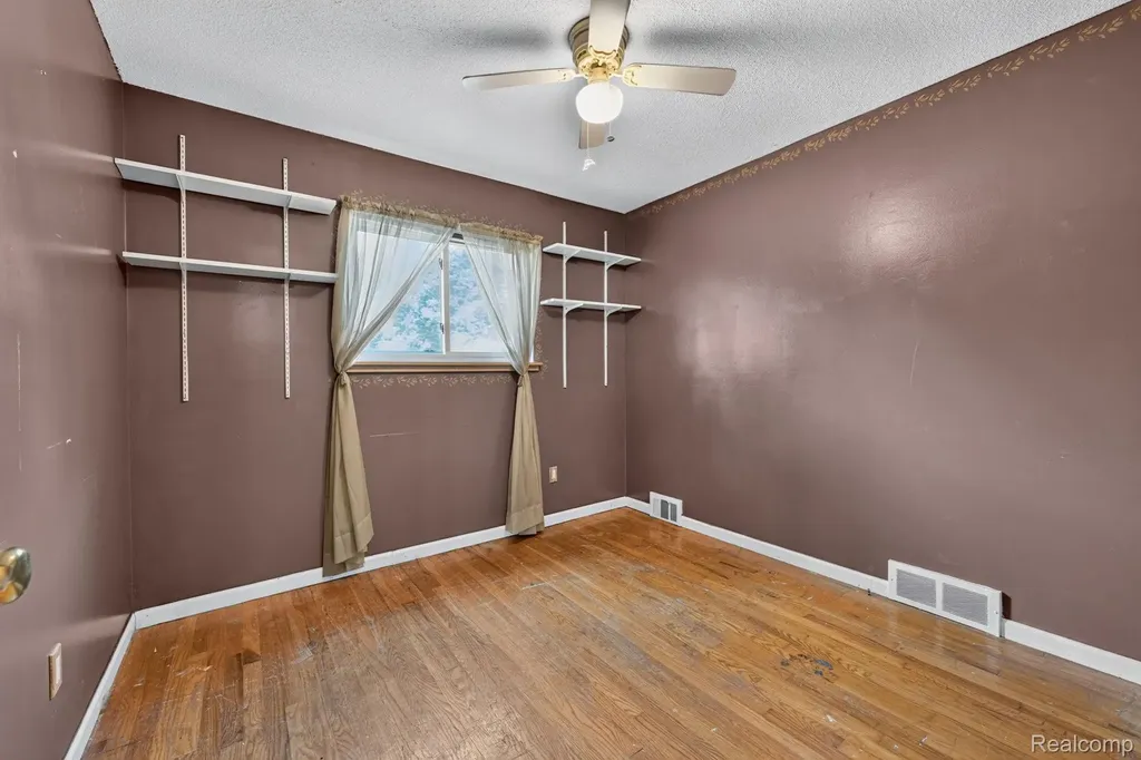 29805 Malvern Street Westland City MI 48185
