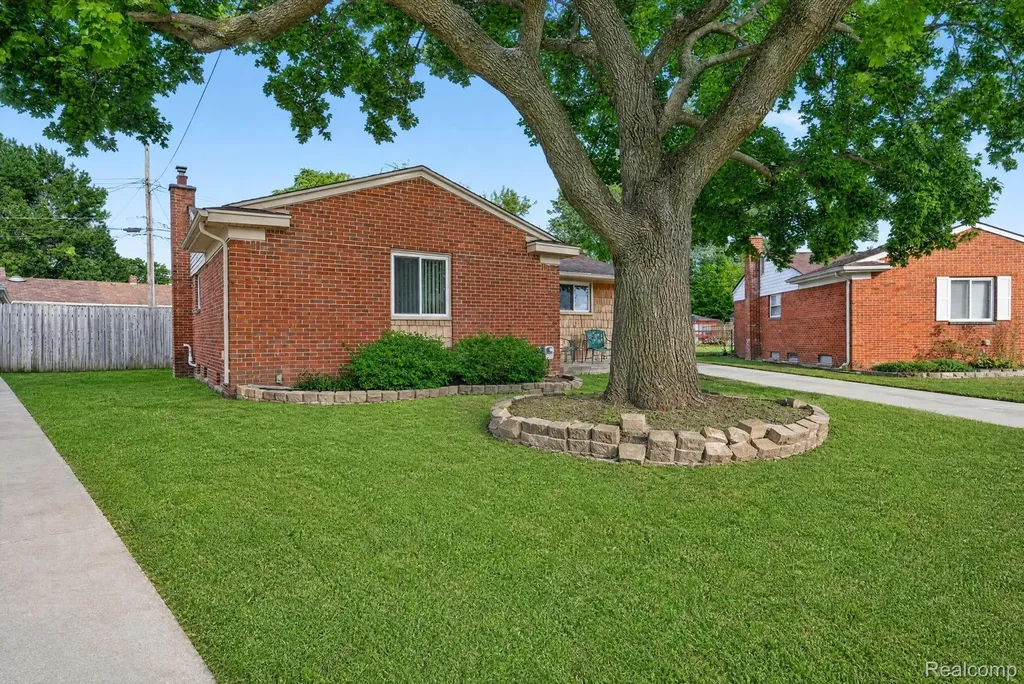 29805 Malvern Street Westland City MI 48185