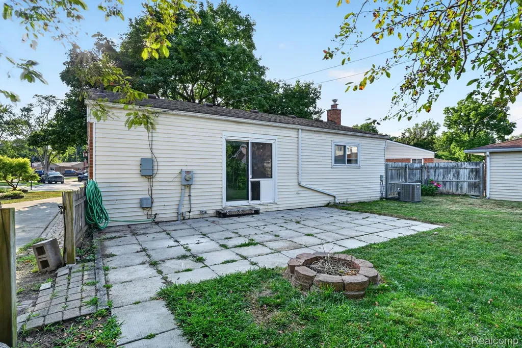 29805 Malvern Street Westland City MI 48185