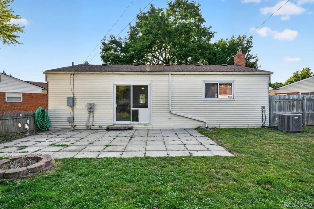 29805 Malvern Street Westland City MI 48185