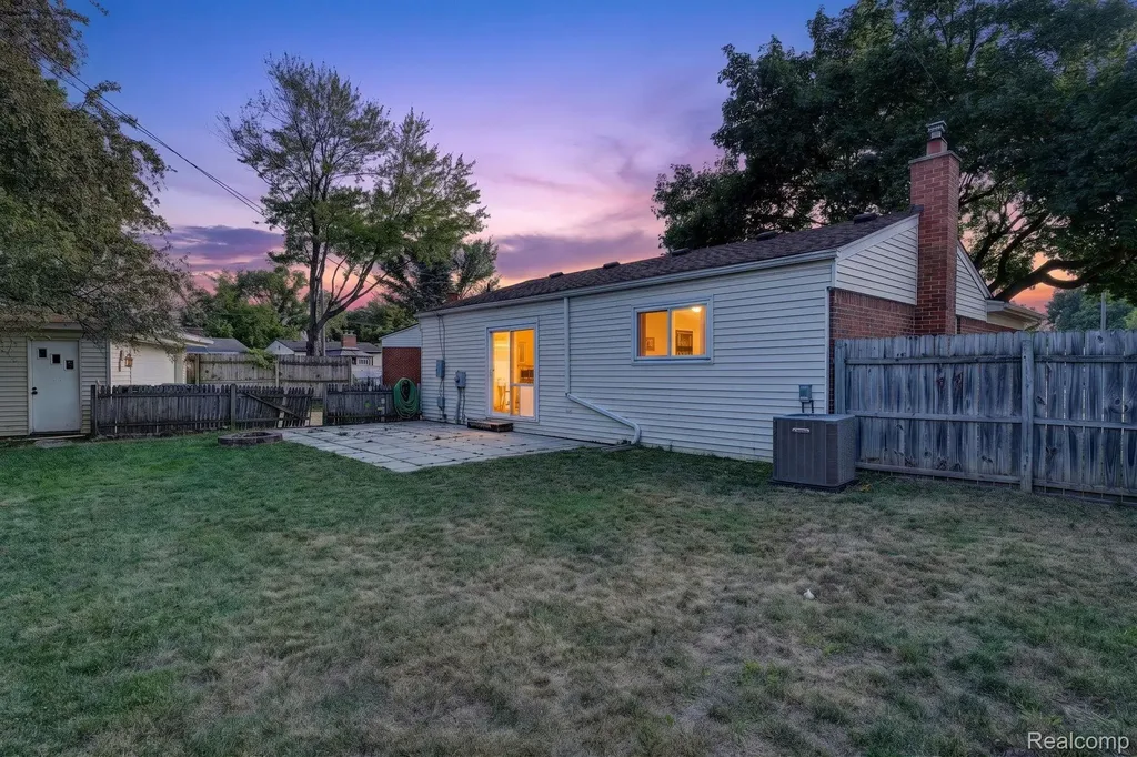29805 Malvern Street Westland City MI 48185