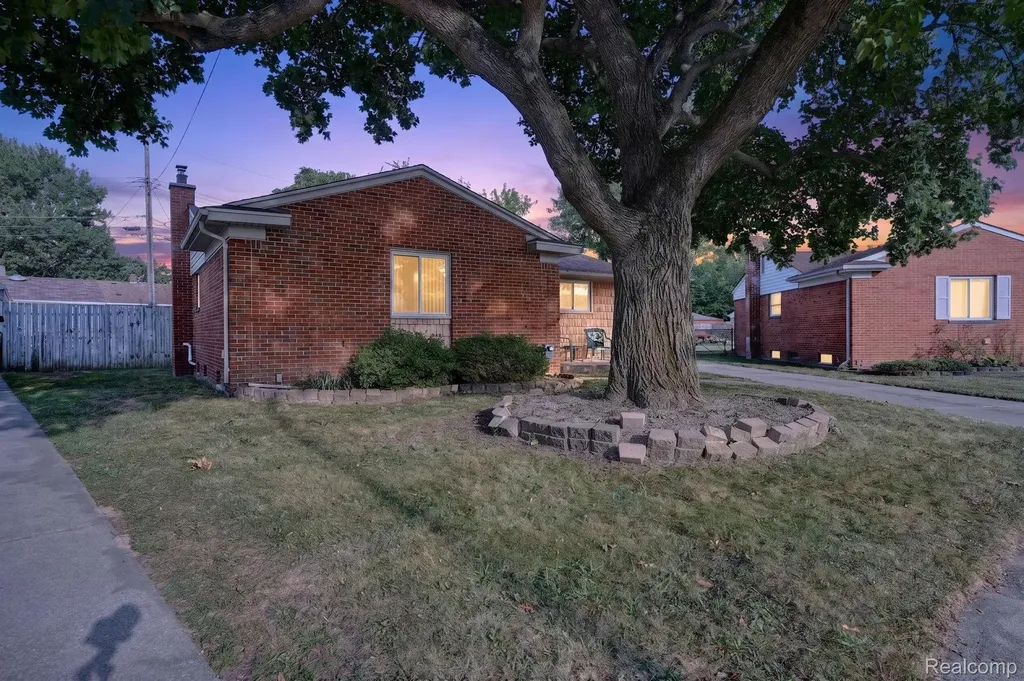 29805 Malvern Street Westland City MI 48185
