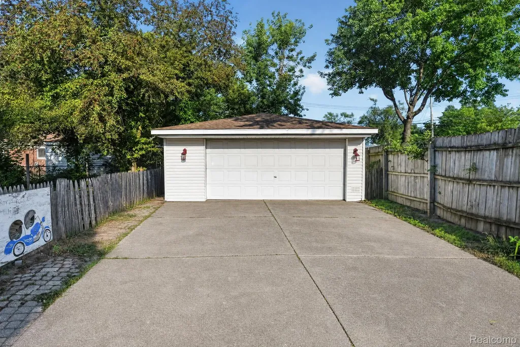 29805 Malvern Street Westland City MI 48185
