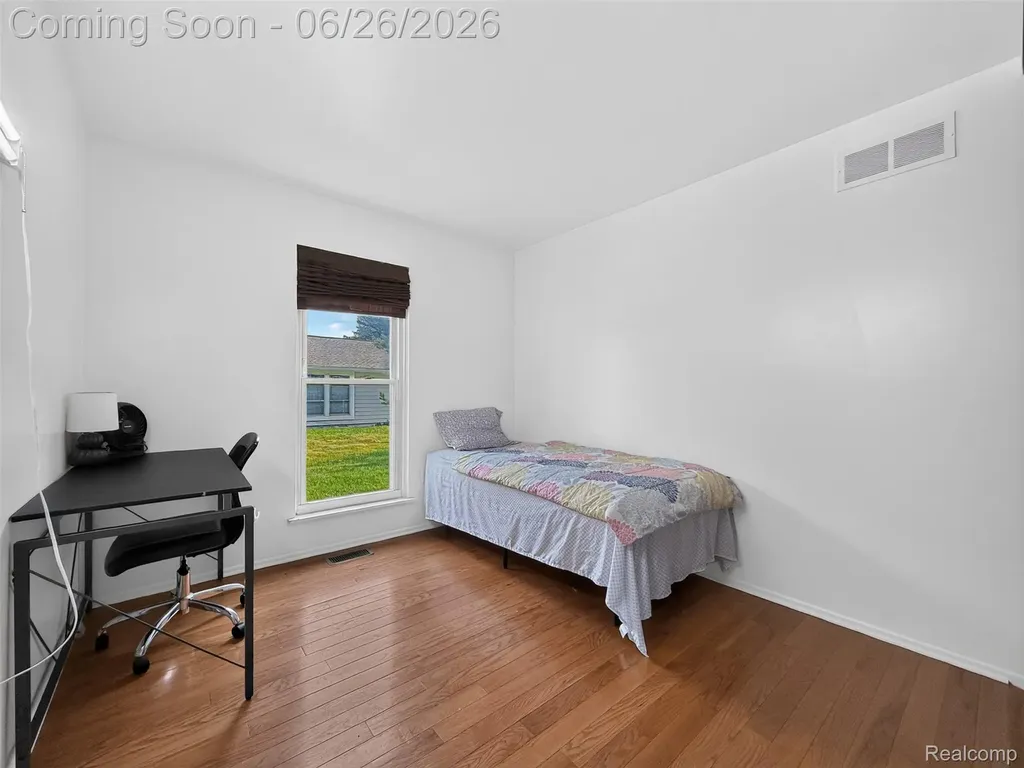 39613 Village Wood Lane Novi City MI 48375